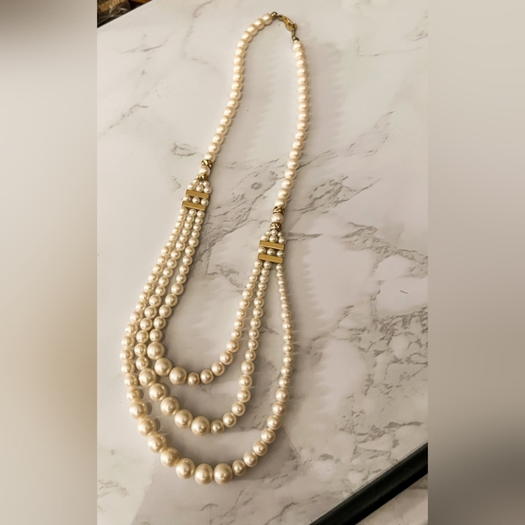 Jewelry - Vintage Pearl Beaded Triple Stranded Gold Necklace
